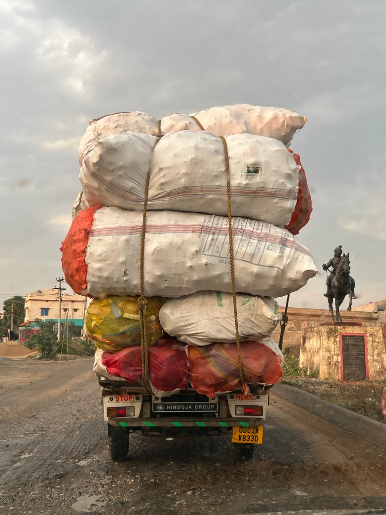 UPSCALE aims to enhance value chains for small-scale food producers, encouraging them to join farmer organizations to improve access to technologies, inputs, and markets in the face of climate change. Photo: Kathrine Torday Gulden