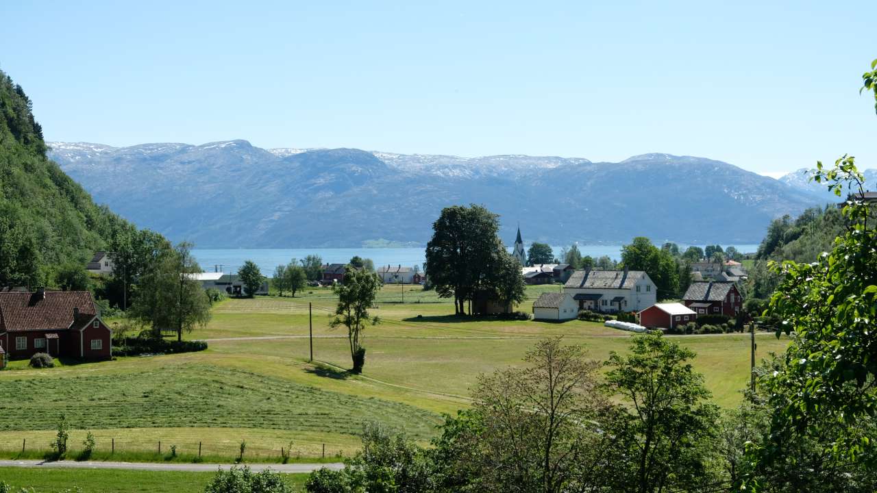 Utsyn over jordbrukslandskapet i Strandebarm i Hardanger, Vestland_Foto Kjersti Kildahl