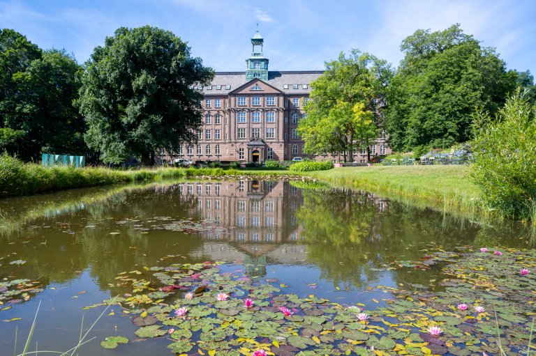 Avtalen AI for Nature ble signert i tårnet på Tårnbygningen, NMBU, 30. juni 2026. Foto: Erling Fløistad