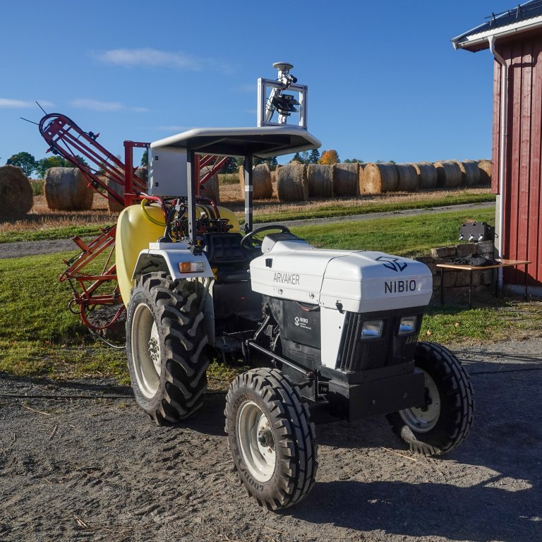 Elektrisk traktor på Apelsvoll. Foto: Morten Günther