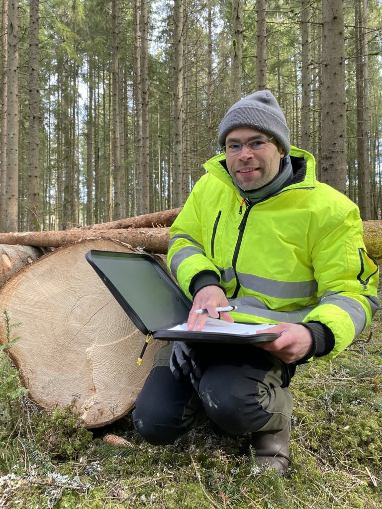 En utfordring med lukkede hogstformer er selve omstillingen av skogbestand som er etablert og tidligere forvaltet med flatehogst. Omstilling til lukkede hogstformer vil derfor bli et viktig tema for norsk skogforvaltning de neste tiårene. Foto: Kjersti Holt Hanssen, NIBIO